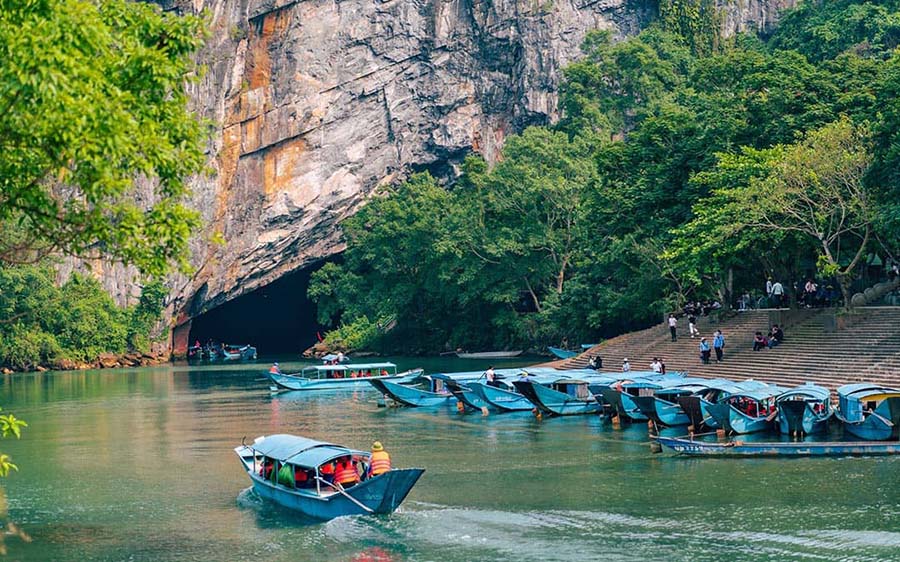 Vietnam Trekking and Cave Explorer 13 Days